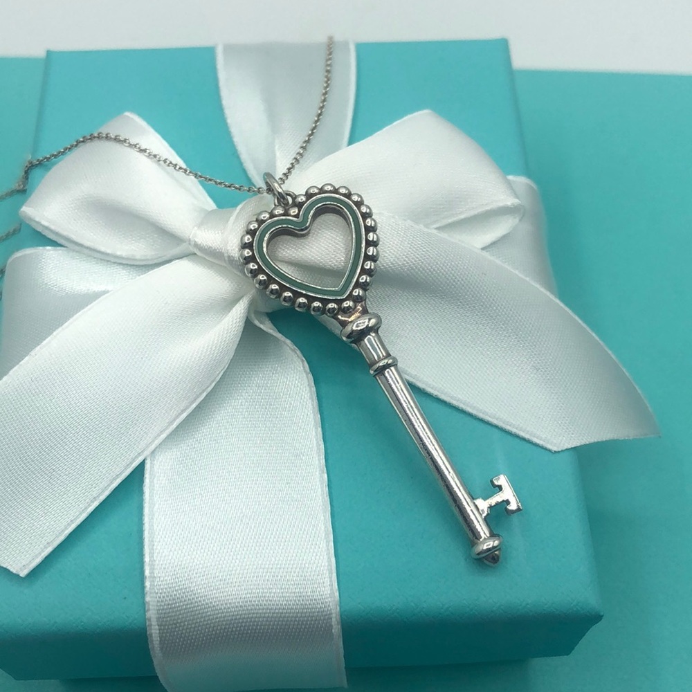 🎁Tiffany & Co Large Blue Enamel Key Neckla…